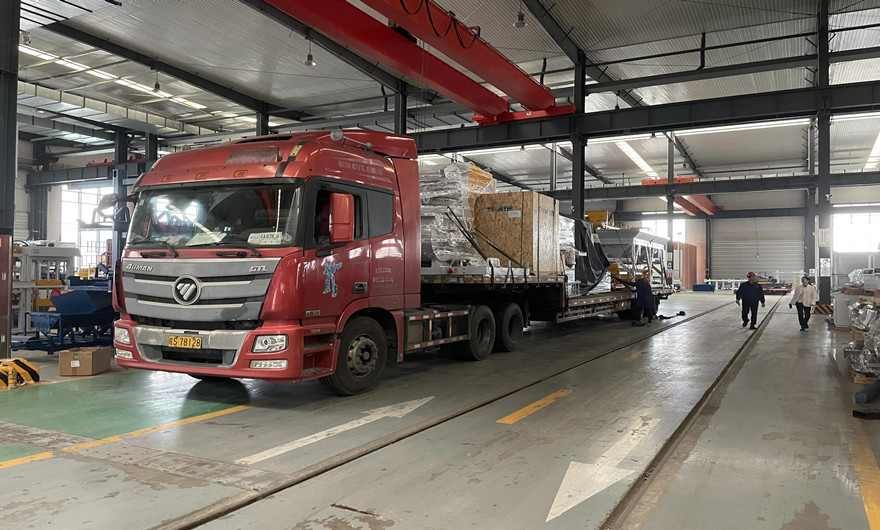 項(xiàng)目發(fā)貨|泉工股份全自動砌塊成型機(jī)生產(chǎn)線發(fā)貨華東，助力市政建設(shè)